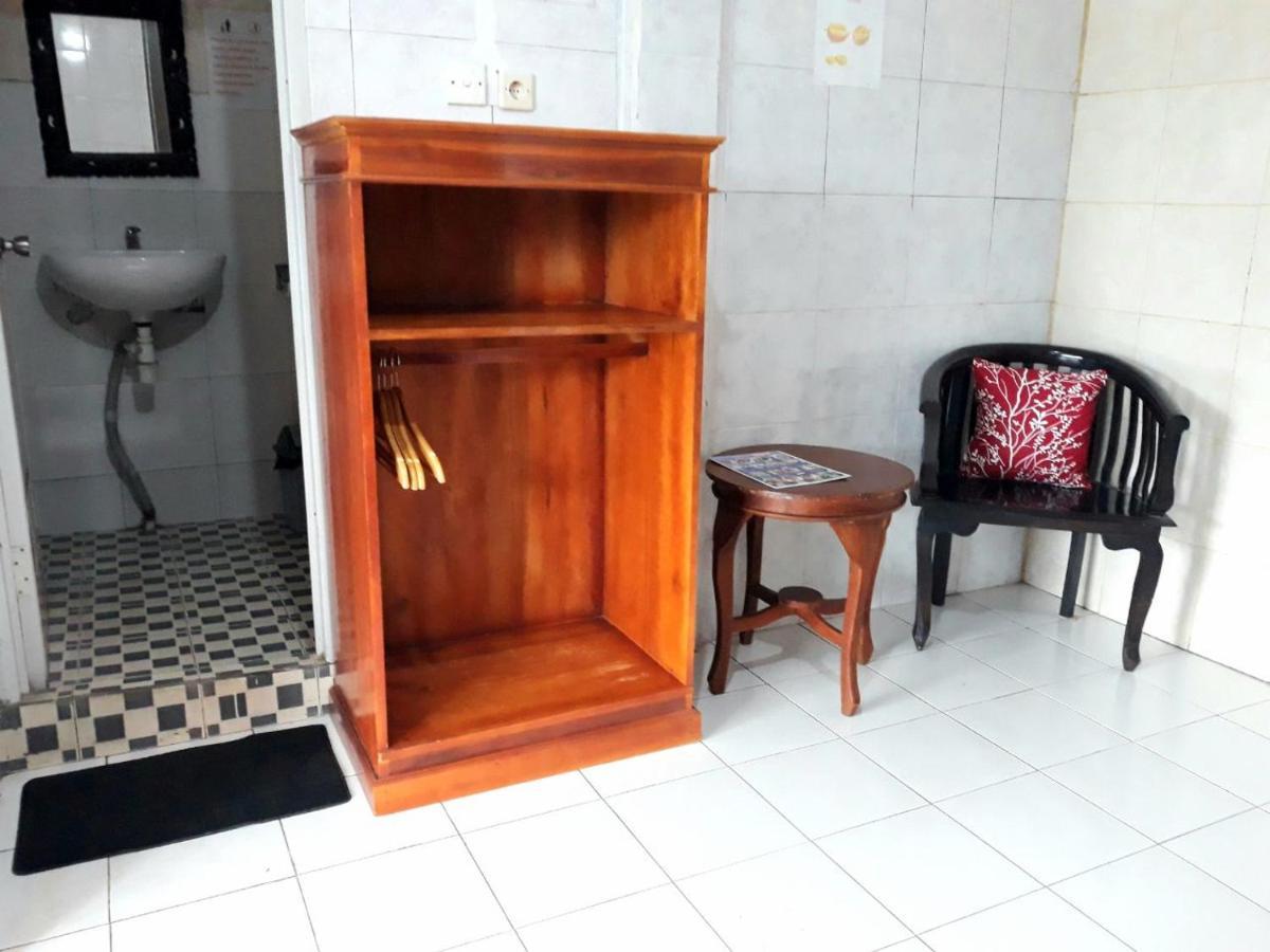 One Homestay And Warung Munduk Εξωτερικό φωτογραφία