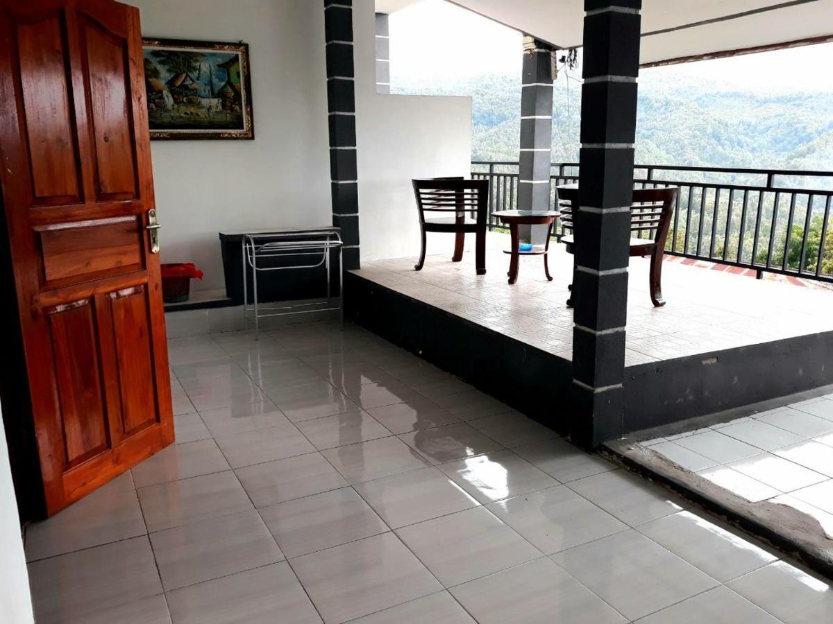One Homestay And Warung Munduk Εξωτερικό φωτογραφία