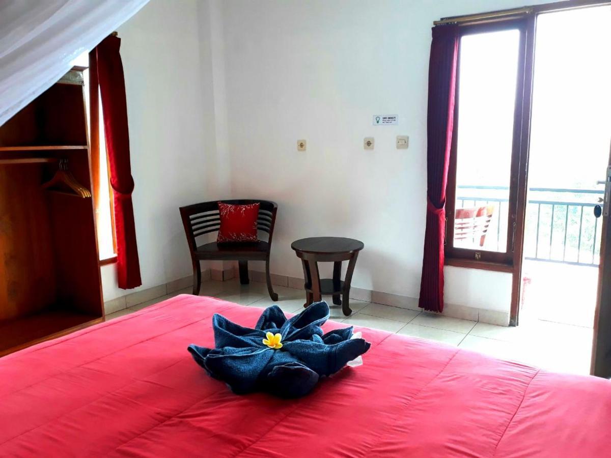 One Homestay And Warung Munduk Εξωτερικό φωτογραφία