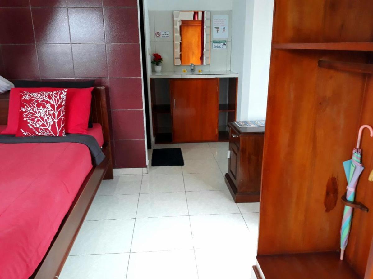 One Homestay And Warung Munduk Εξωτερικό φωτογραφία