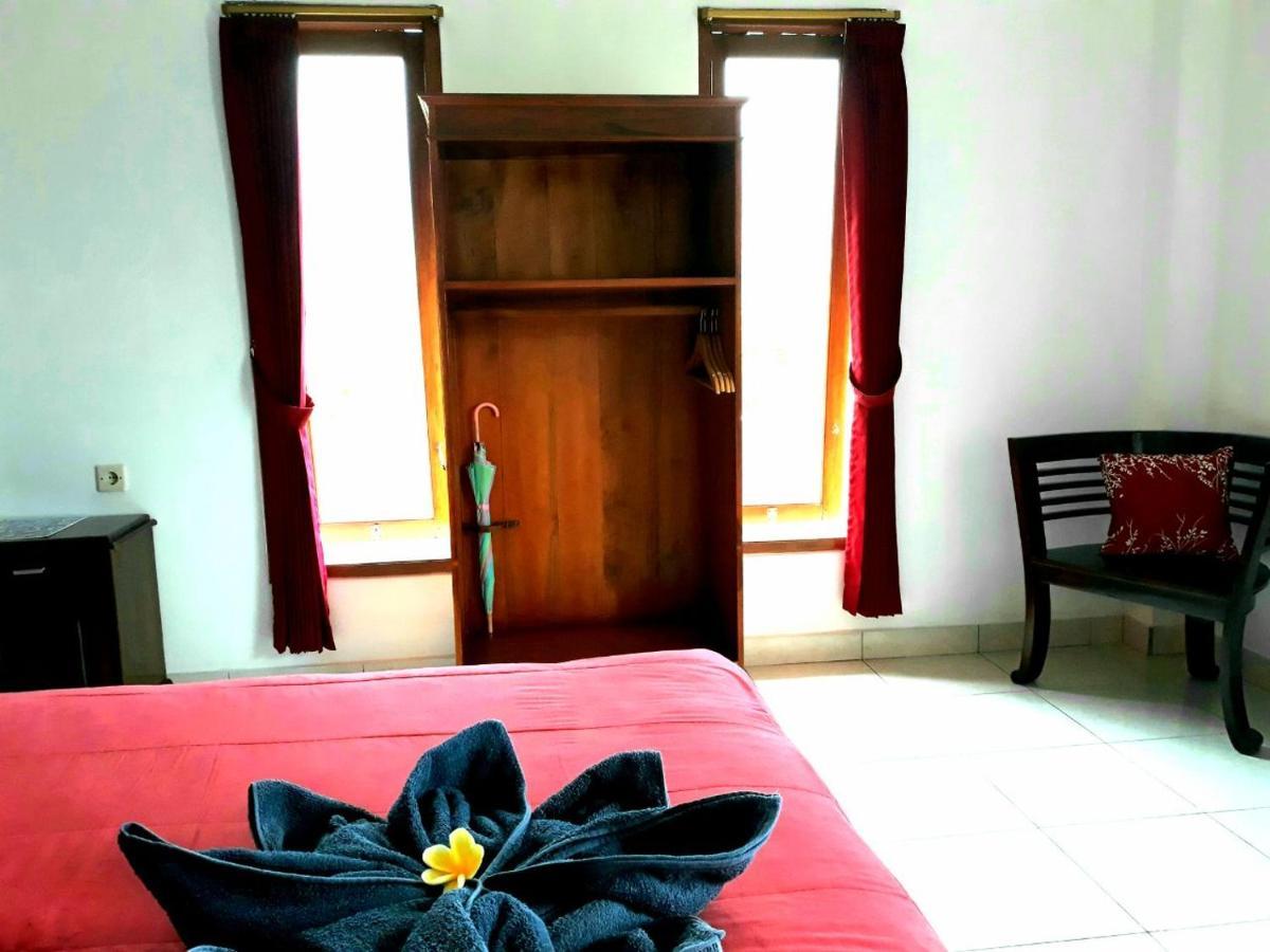 One Homestay And Warung Munduk Εξωτερικό φωτογραφία