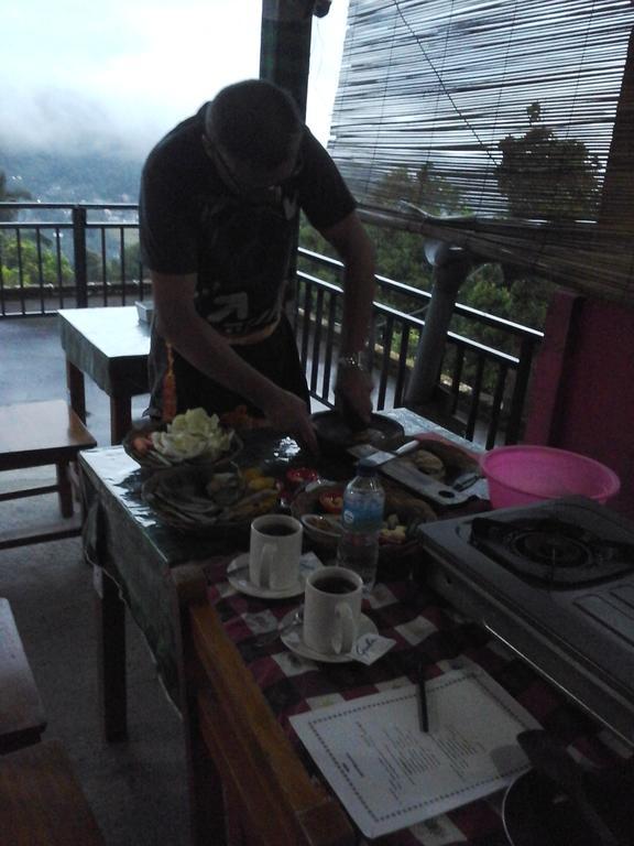 One Homestay And Warung Munduk Εξωτερικό φωτογραφία