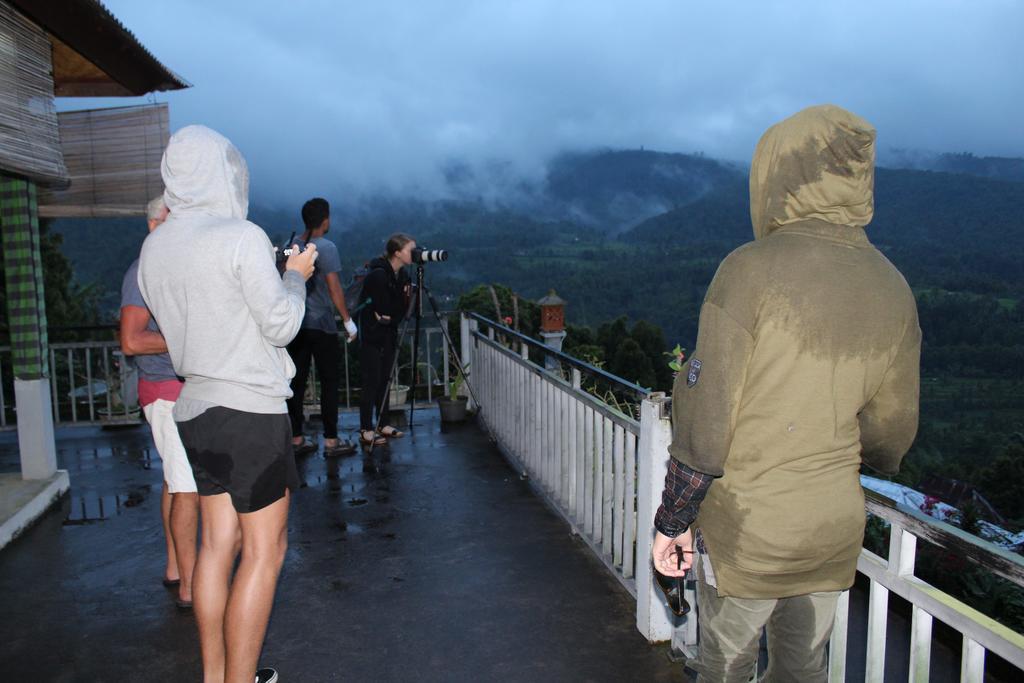 One Homestay And Warung Munduk Εξωτερικό φωτογραφία