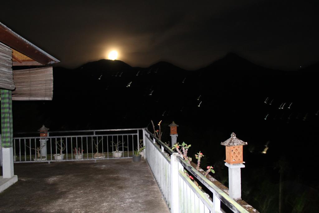 One Homestay And Warung Munduk Εξωτερικό φωτογραφία