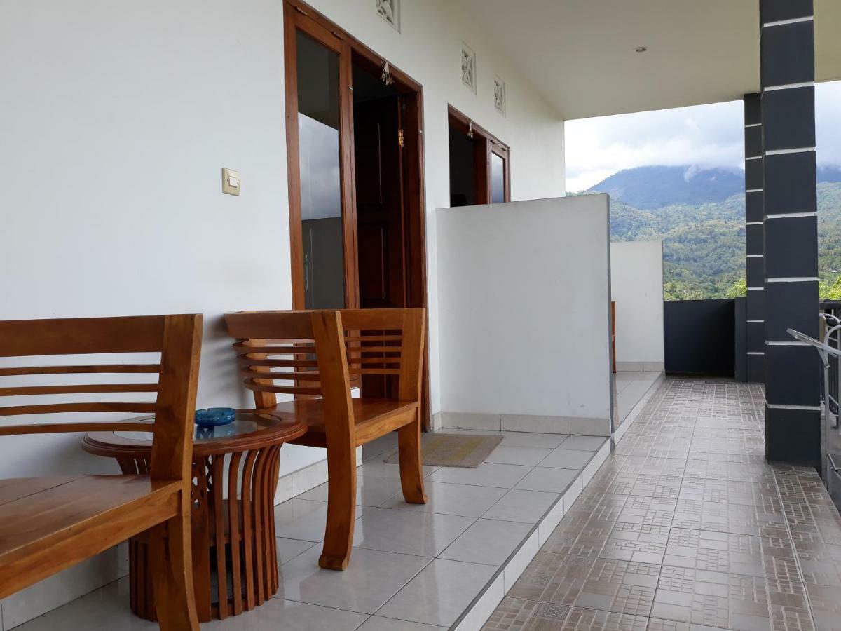 One Homestay And Warung Munduk Εξωτερικό φωτογραφία