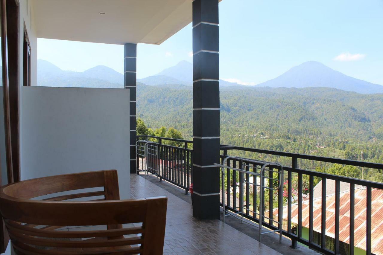 One Homestay And Warung Munduk Εξωτερικό φωτογραφία