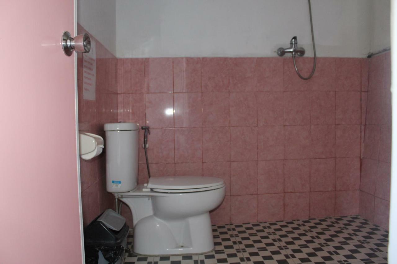 One Homestay And Warung Munduk Εξωτερικό φωτογραφία