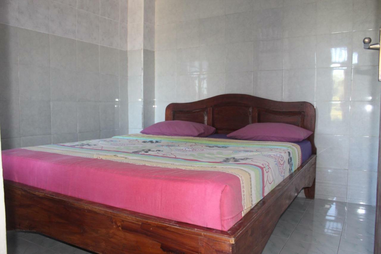 One Homestay And Warung Munduk Εξωτερικό φωτογραφία