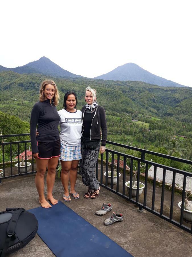 One Homestay And Warung Munduk Εξωτερικό φωτογραφία